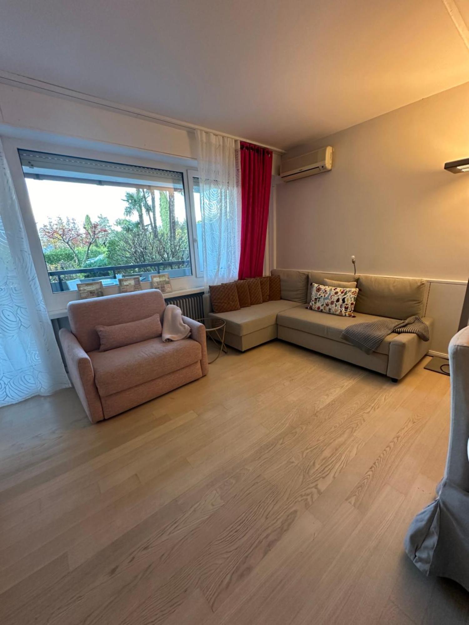 Apartamento Holiday On The Lake Lugano 2 Bissone Exterior foto